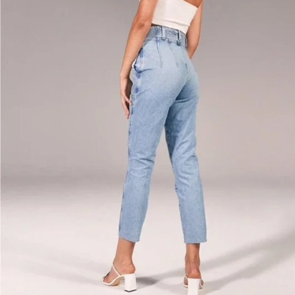 Abercrombie & Fitch Mom Jeans High Waisted Raw Hem Bare Back Size 29/8